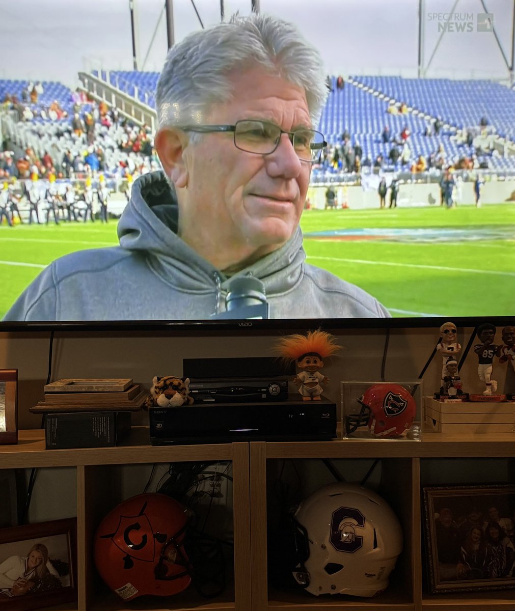 jkoe72's tweet photo. Cavs leading 21 - 0 at the half. Can’t think of anyone better to lead this program. @CoachOtten has defined heart, grit and hard work since he wore the orange and black. He keeps his players first in a very difficult year. #CW70 #CavPride #GoCavs #Coldwater 🟠⚫️🏈 https://t.co/ixrYga55A3