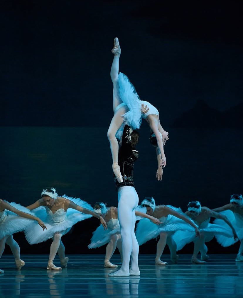 Maria Khoreva &amp; Evgeny Konovalov in the Mariinsky’s production of “Swan Lake,” December 2024 🦢