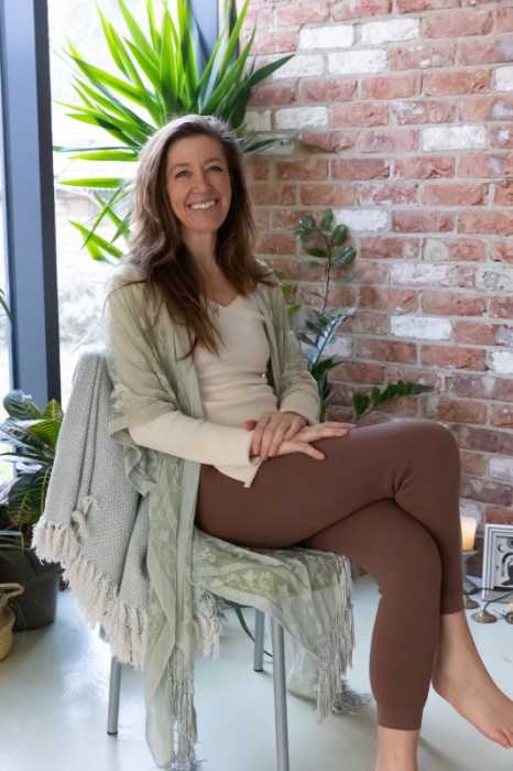 SWTantraUK's tweet photo. Lorretta joins us offering Tantra Massage &amp; Healing for Men, Women and couples near to Poole, Weymouth in Dorset. https://t.co/DK8U751pSo #tantramassage #tantradorset #southwesttantra https://t.co/Gus9UQ9dP0