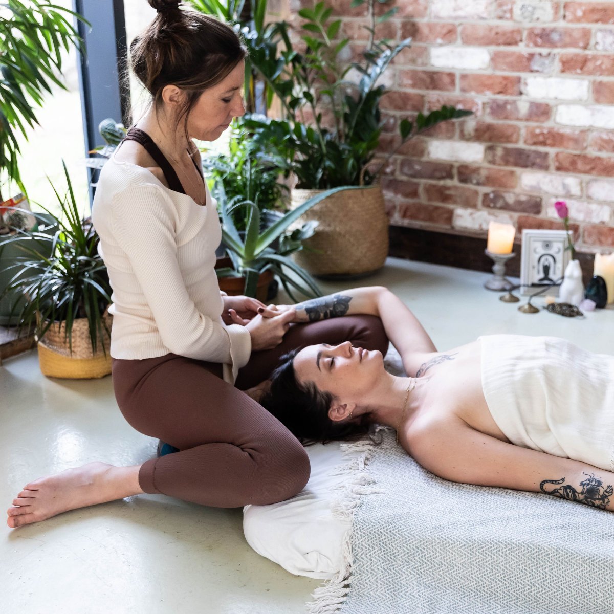 SWTantraUK's tweet photo. Lorretta joins us offering Tantra Massage &amp; Healing for Men, Women and couples near to Poole, Weymouth in Dorset. https://t.co/DK8U751pSo #tantramassage #tantradorset #southwesttantra https://t.co/Gus9UQ9dP0
