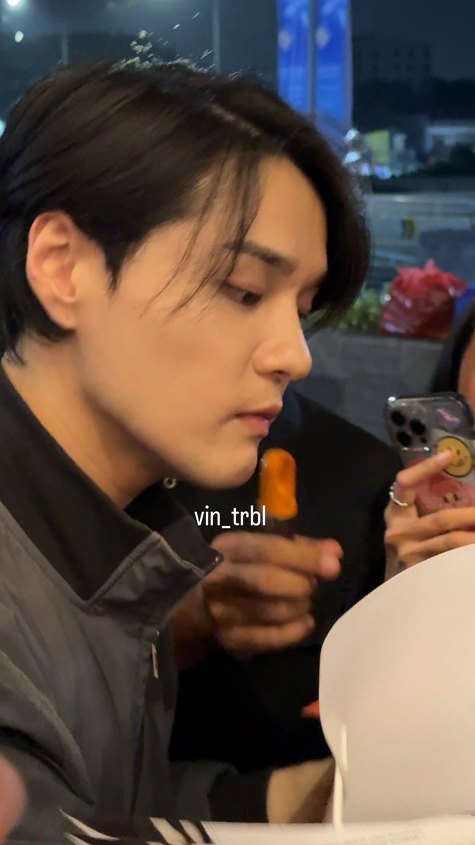 하나만해
귀여울건지 잘생길건지 하나만 하라고