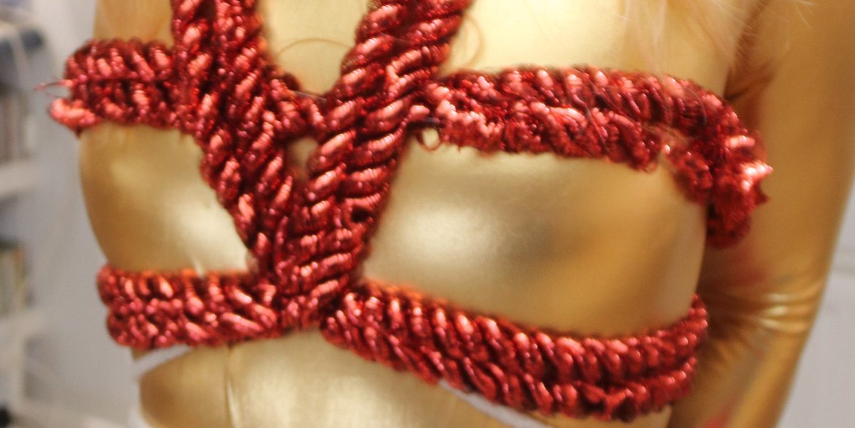 xmas comp day 7 - Red and gold are such a great combo at this time of year! Who's ready to see some cheeky little clips of our xmas special?

 #sharetowin #chestharness #xmasbondage #bondage