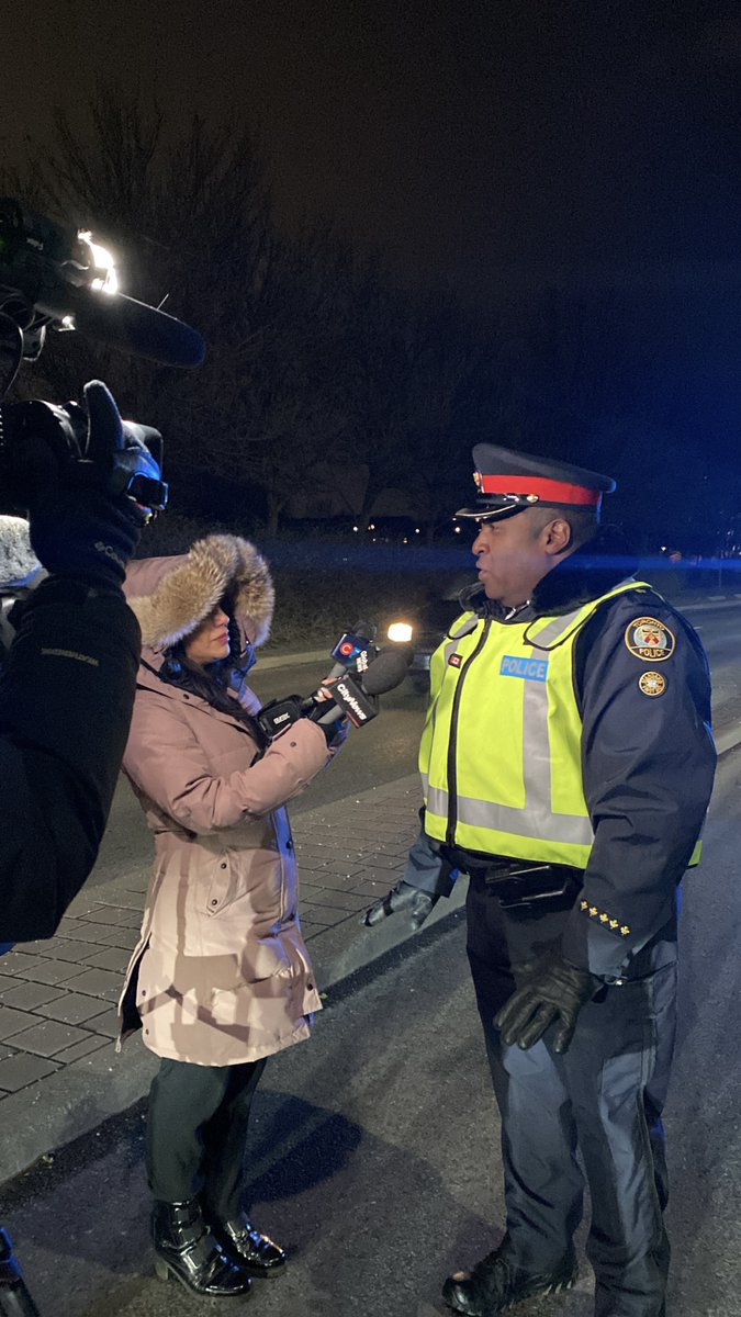 MaddToronto's tweet image. Thanks to MADD Toronto volunteers &amp;amp; @TPS55Div for working hard in the cold to raise awareness about the dangers of impaired driving for The Holiday R.I.D.E. Campaign.

Shoutout to @GlobalNews, @CTVNews, &amp;amp; @CityNewsTo for helping spread the message. Let’s keep our roads safe!
