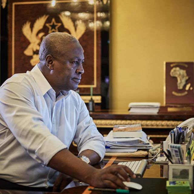 Jessica02585805's tweet photo. JOHN DRAMANI MAHAMA WILL WIN THE ELECTION. Drop a heart if you believe. ❤️ https://t.co/CW0MRlerim