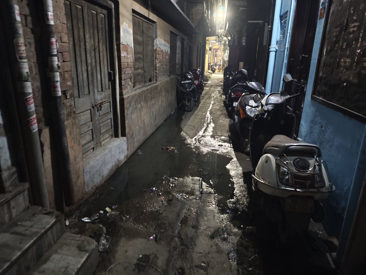hbharsh1996's tweet photo. @MCD_Delhi From last 3 days I regularly complaint for sewar overflow in Delhi MCD &amp; in Delhi Jal board both. Pls help us to resolve this. Location 1537/109 Tri Nagar tota ram bazar anaj mandi near suhaag designer delhi 110035 https://t.co/rHKUYOf8A1