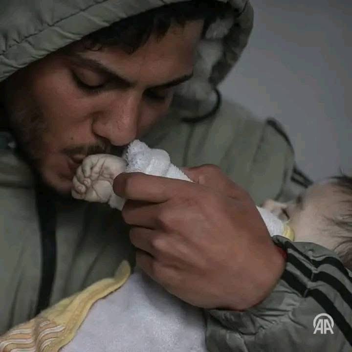 اللَّهُمَّ إِنَّ سُكَّانَ غَــزَّةَ حَالُهُمْ لَا يَخْفَىٰ عَلَيْكَ.. 
إِنَّهُمْ جَوْعَىٰ فَأَطْعِمْهُمْ، وَمَرْضَىٰ فَاشْفِهِمْ، وَعُرَاةٌ فَاكْسُهُمْ، وَخَائِفُونَ فَأمِّنْهُمْ..!😭🥹