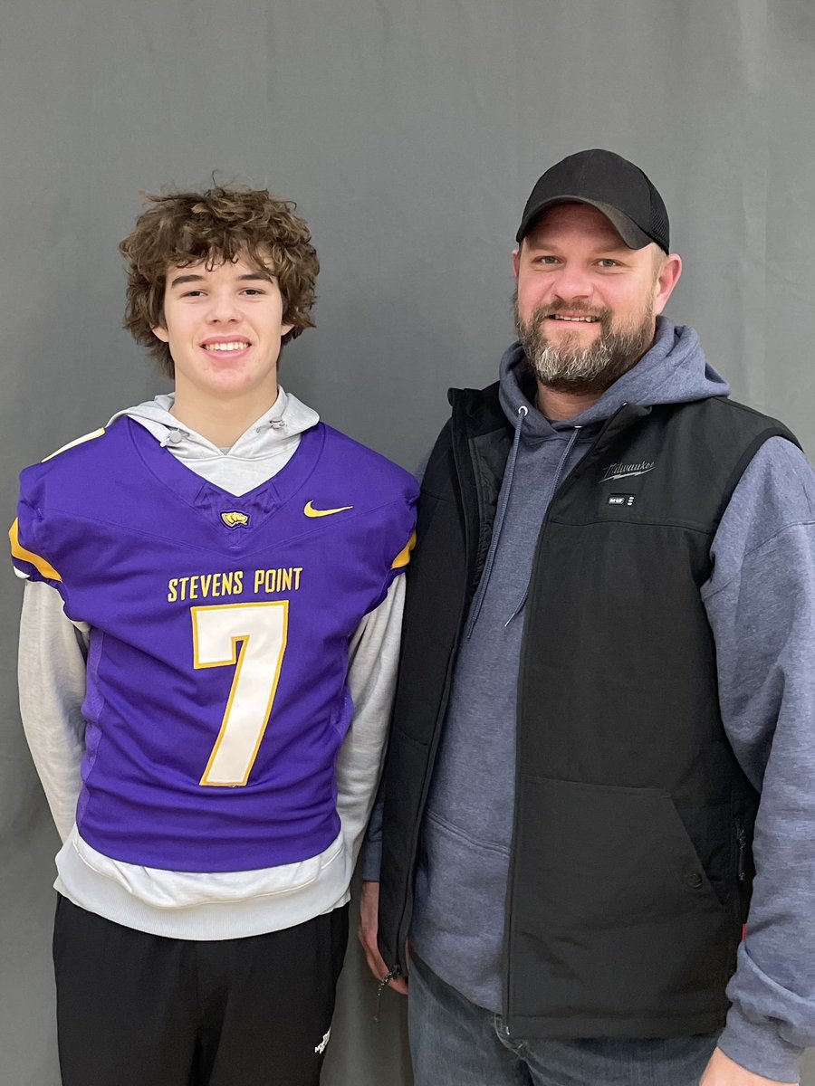 Drew Viney ‘25 (@drew__viney) on Twitter photo Had a great visit <a href="/UWSPFootball/">UWSP Football</a>! Thank you for having me out. Also exited to announce that I have also received an offer! Thank you <a href="/shaunb8/">Shaun Behrend</a> and <a href="/CoachVenne/">Coach Venne</a> for having me out!!
<a href="/Coach_J_Becker/">Jason Becker</a> <a href="/MJ_NFLDraft/">Mark Johnson</a> Had a great visit <a href="/UWSPFootball/">UWSP Football</a>! Thank you for having me out. Also exited to announce that I have also received an offer! Thank you <a href="/shaunb8/">Shaun Behrend</a> and <a href="/CoachVenne/">Coach Venne</a> for having me out!!
<a href="/Coach_J_Becker/">Jason Becker</a> <a href="/MJ_NFLDraft/">Mark Johnson</a>