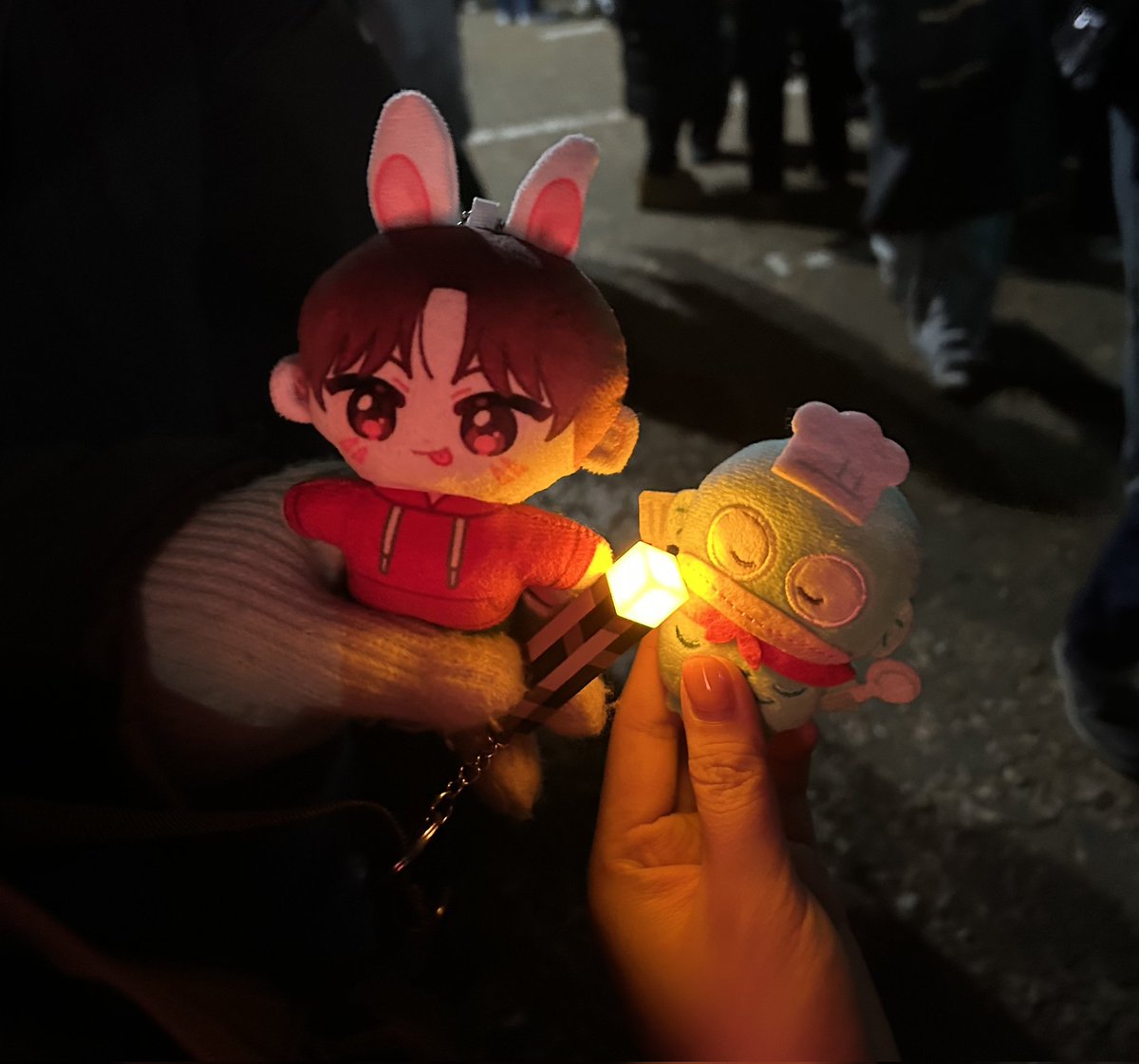 낮 tweet media