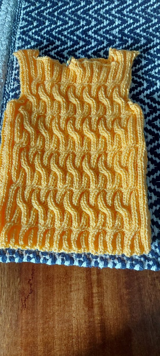 Rachelmacleod15's tweet photo. More childrens' knitting done. https://t.co/58vZvEc2Ue