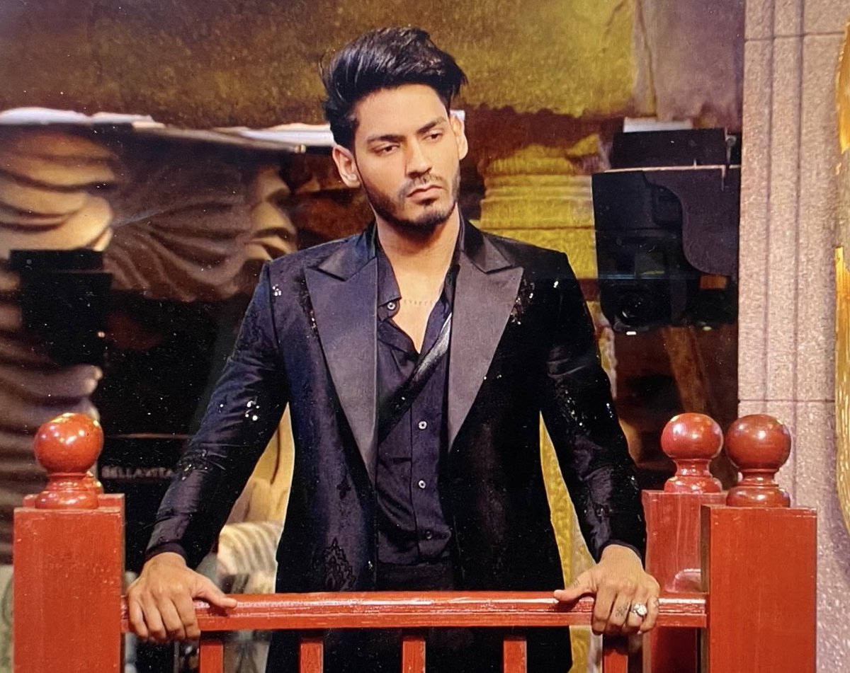BiggBossDude's tweet photo. The way they've bashed him is so wrong yaar, MATLAB KUCH BHI.

#BB18 • #BiggBoss18 https://t.co/r39oyz3BeD