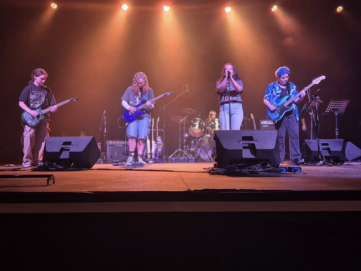 GenXSuperfish's tweet photo. Cait's concert was so great, She's the bassist in blue https://t.co/yzhzbZ8DyB