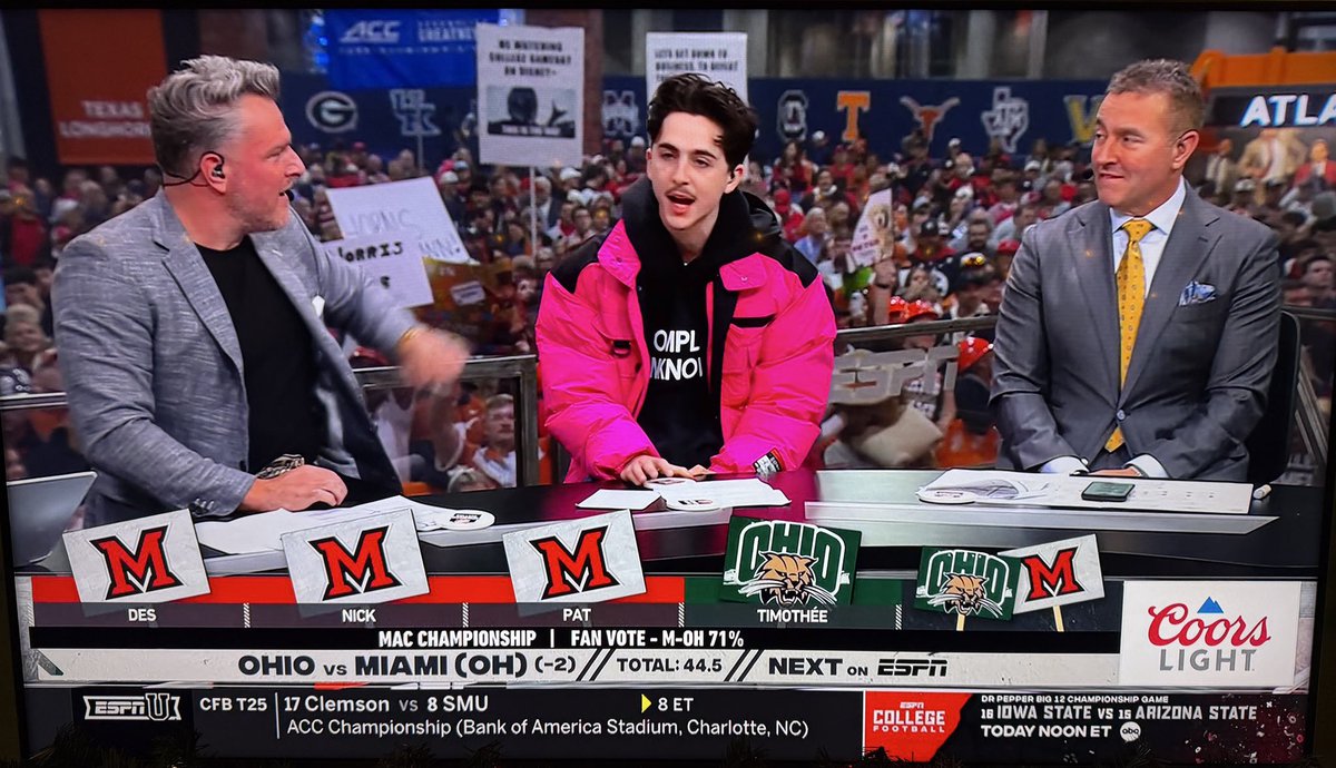 .<a href="/RealChalamet/">Timothée Chalamet</a> knows ball