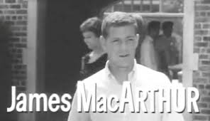 merlinpapin3's tweet photo. .@FredOL69007 #PremiÚreFoisauCinéma
#JamesMacArthur dans Mon pÚre, cet étranger (The Young Stranger) de John Frankheimer (1957) il avait 20 ans https://t.co/G9T9xDA1H6
