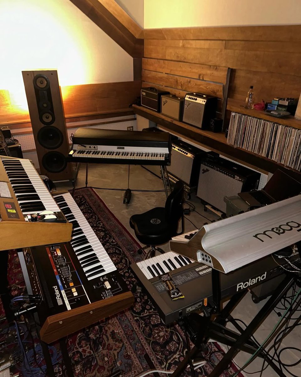 ComplexMusic's tweet image. Solange is currently cooking up new music 👀