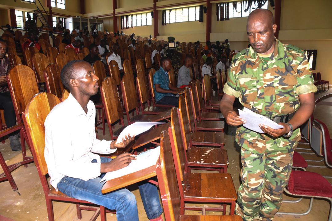 RTNBurundi's tweet image. En Mairie de #Bujumbura, le test s&apos;est déroulé dans les enceintes de l&apos;Institut Supérieur des Cadres Militaires #ISCAM où 79 candidats étaient attendus mais 4 se sont absentés.