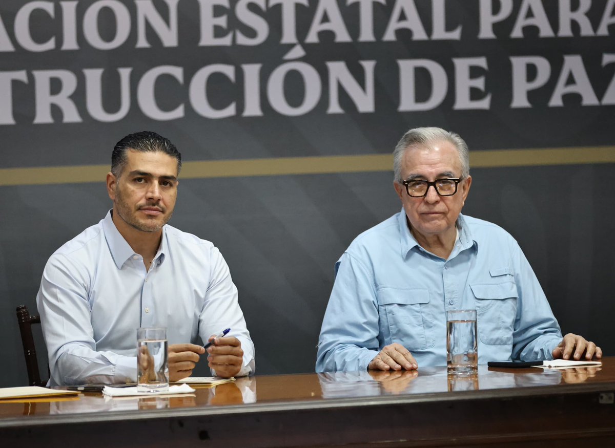 Agradezco al gobernador <a href="/rochamoya_/">Rubén Rocha Moya</a> la invitación al gabinete de seguridad estatal el día de hoy. 
Vamos a continuar avanzando coordinados e incrementando operaciones en el estado de manera progresiva por parte del Gabinete de Seguridad conformado por @SEDENAmx <a href="/SEMAR_mx/">SEMAR México</a>