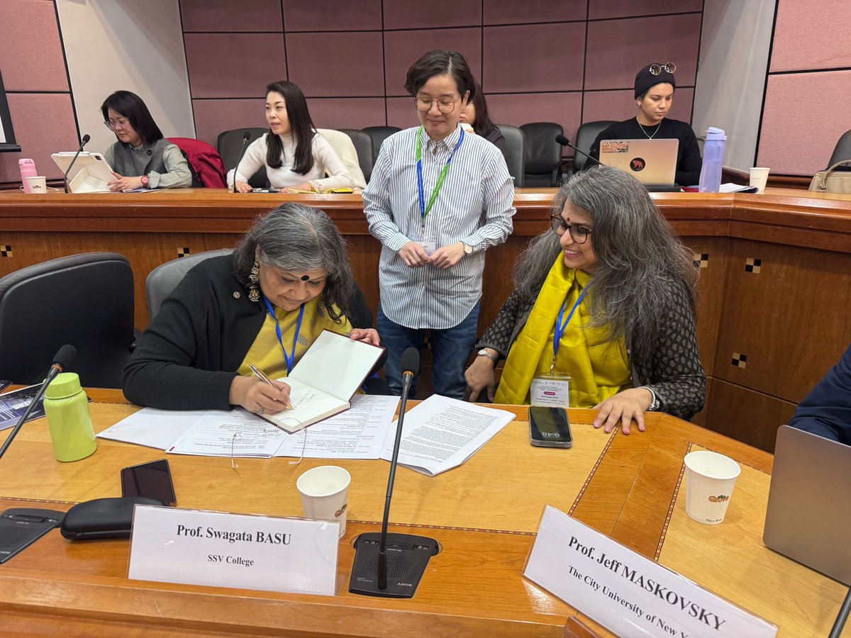 Rich and insightful discussions at the HKMU + GenUrb workshop 
<a href="/AninditaDatta14/">Anindita Datta</a> <a href="/GenUrbNetwork/">Urbanization, Gender, and the Global South</a>