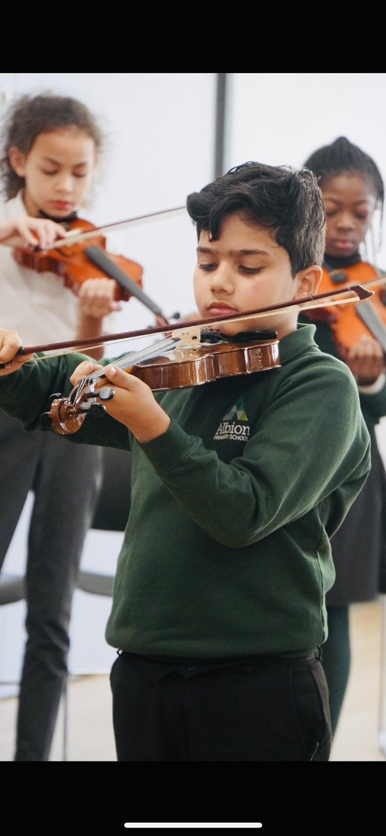 AlbionPrimary's tweet photo. ๐ป Our talented Year 4 pupils have been making beautiful music during their violin lesson this week! Watching their skills grow week by week is truly inspiring. Keep up the great work, young musicians! ๐ถ #APSCreativity #MusicMatters #RTMusicUK https://t.co/29IaeeoPYI