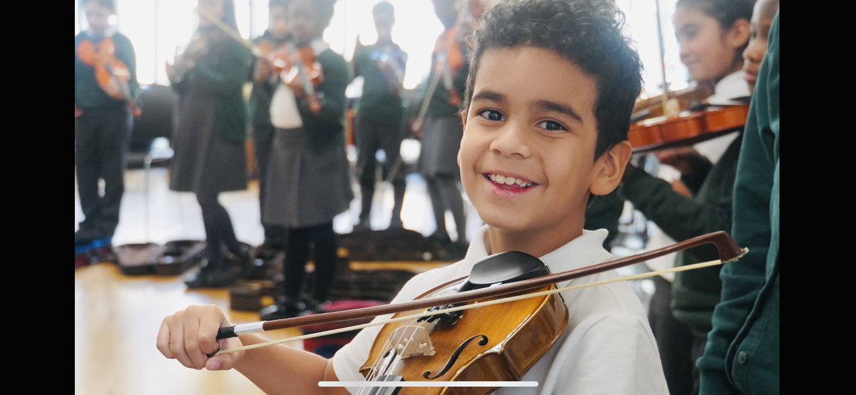 AlbionPrimary's tweet photo. ๐ป Our talented Year 4 pupils have been making beautiful music during their violin lesson this week! Watching their skills grow week by week is truly inspiring. Keep up the great work, young musicians! ๐ถ #APSCreativity #MusicMatters #RTMusicUK https://t.co/29IaeeoPYI