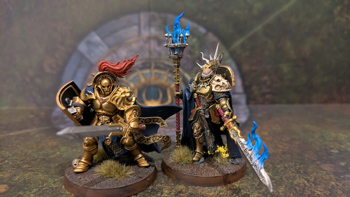 Two new heroes join the Stormcast. A Knight Questor to match my army, pictured alongside a Silver Tower one from years ago and Lord-Veritant Vanessa Pureflame and her gryphcrow Jet. Note the darker gold for the ruination chamber. #WarhammerCommunity #AgeOfSigmar