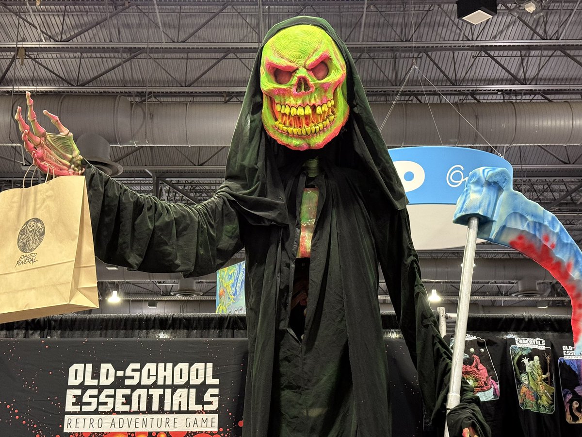 Roll4Gravity's tweet image. Stopped by @ExaltedFuneral booth. Always a fun colorful gothic time. #PAXUnplugged2024