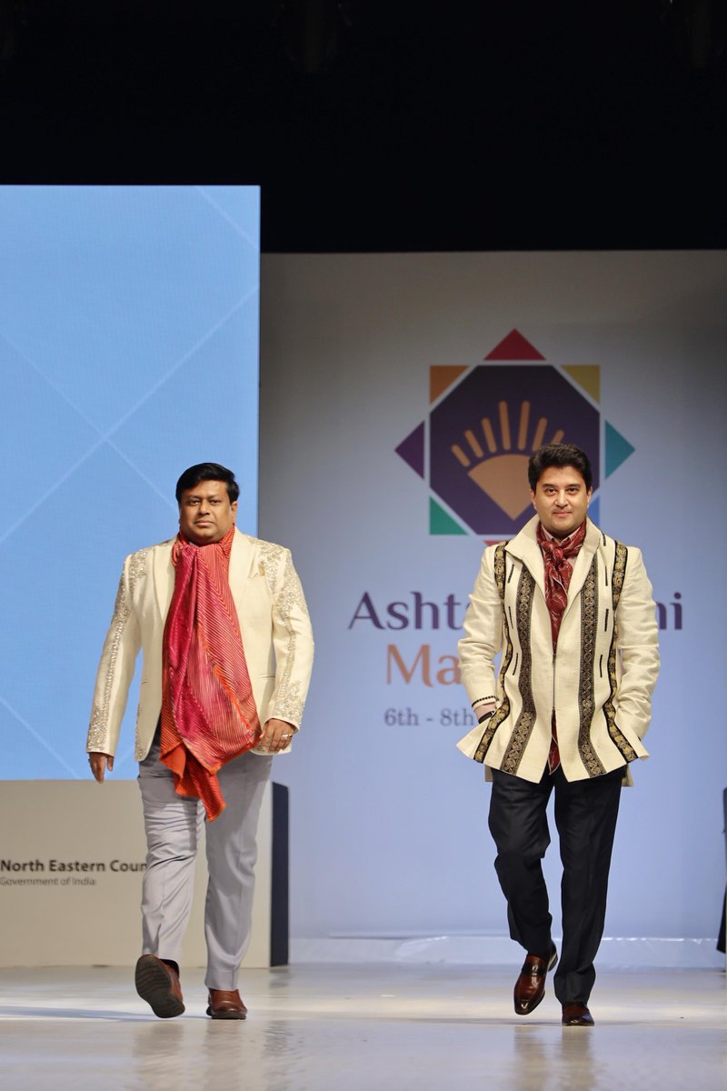 JM_Scindia's tweet image. Truly a celebration of culture and creativity! 

Had an amazing time at the fashion show showcasing the vibrant styles of Northeast India! Each state was beautifully represented by talented artists and models. Honoured to be part of the event with my colleague Sh @DrSukantaBJP…