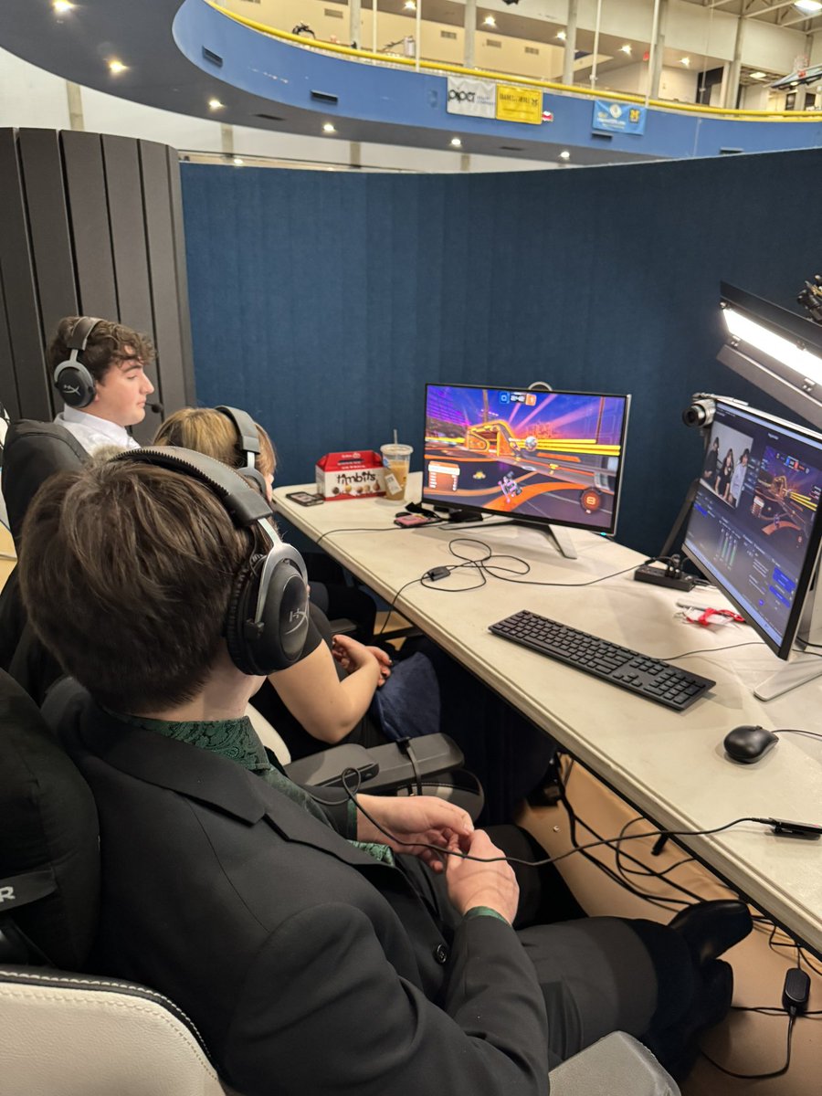 Our production team is working ALMOST as hard as the amazing players here at <a href="/MiHSEF/">Michigan High School Esports Federation</a> State Finals at the Rec Center🎉

#esports #umflint #gaming #flint #michigan #mihsef