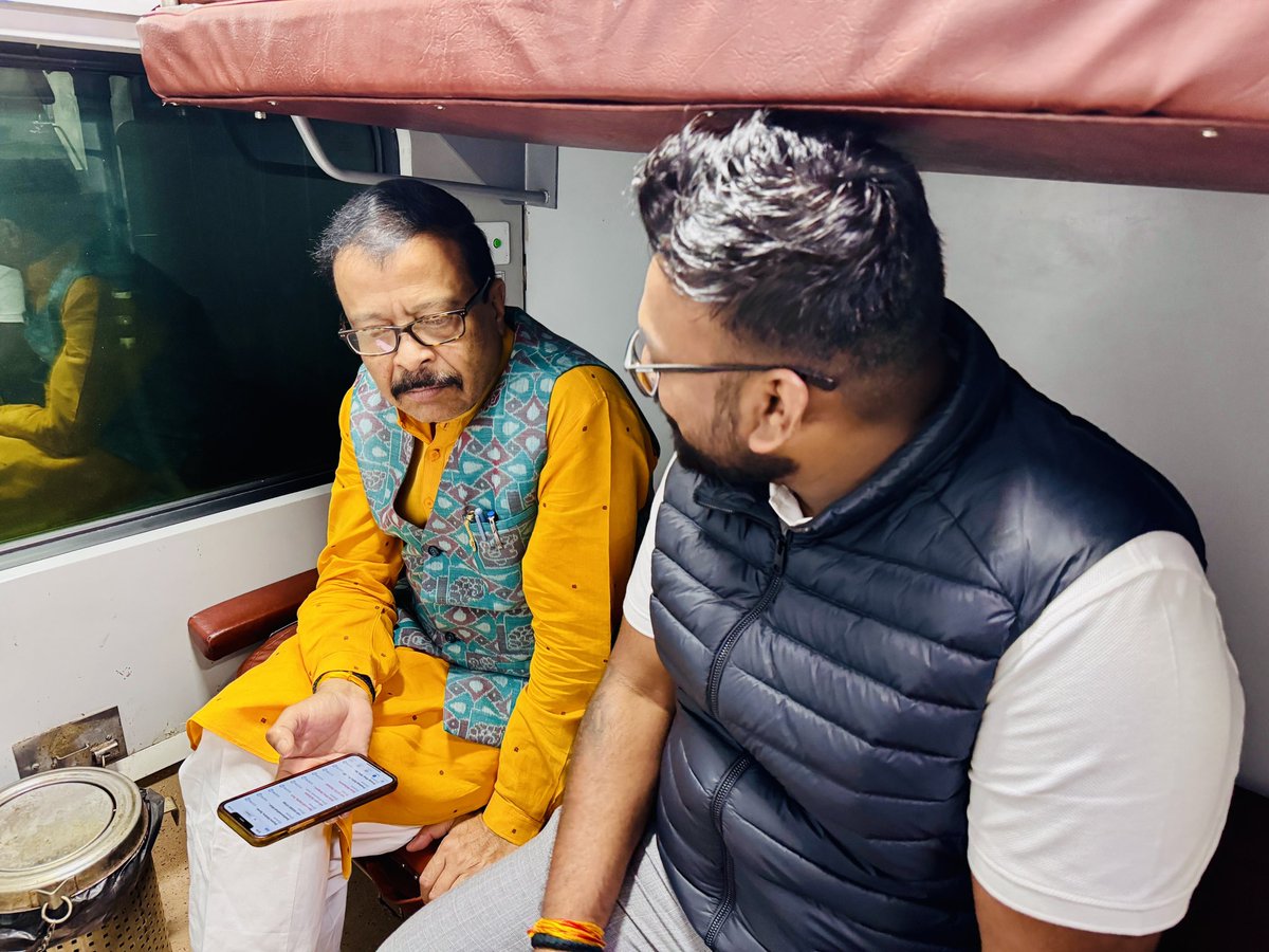 imchandanRay's tweet photo. Engaging in insightful discussions while traveling with the Minister of Revenue and Disaster Management of Odisha Shri @sureshkpujari ji. A journey that combines knowledge and camaraderie. ๐๐ฑ #LeadershipInTransit #Odisha #TravelDiaries https://t.co/LQjcCgnIxV