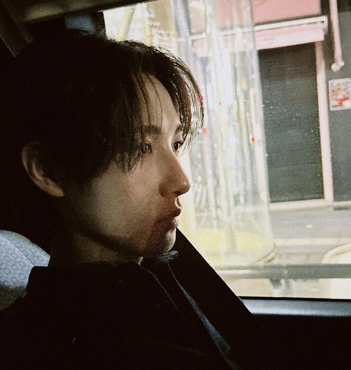 ไอจีแฮชานมีอยู่สามอย่าง ถ่ายหน้ากระจก โซ้ยเบียร์ และอวดแฟน