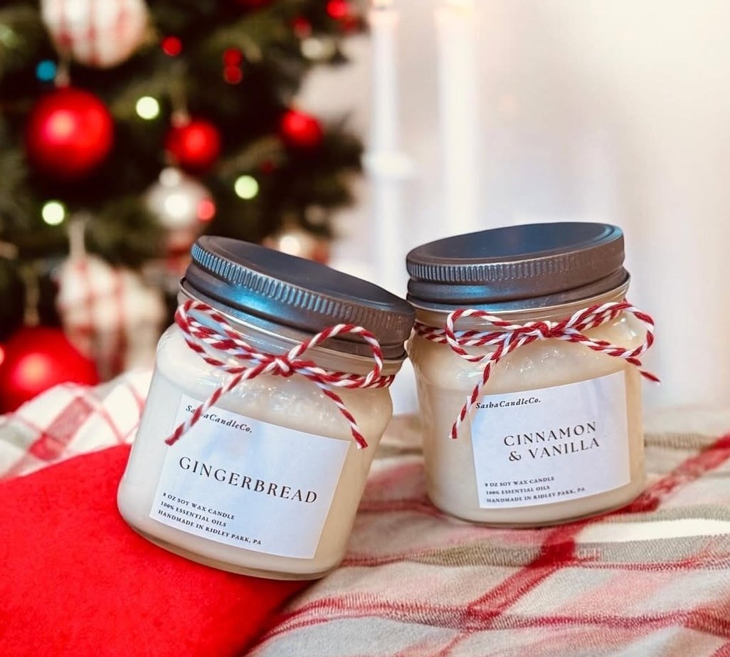 born_2000s's tweet photo. Whether it's an office Christmas Party 🎉 or gifting your school/college friends, be someone's secret SANTA, and brighten up their Christmas Eve by gifting them our Christmas special candles....🕯️🕯️

📥 DM us to book your order!  

#Christmas #Candles https://t.co/pXxCpPQGku