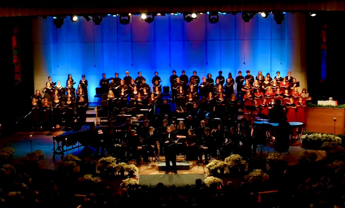 MbadeBade's tweet photo. Anderson University Candles &amp; Carols in celebrating 60 years of joy and celebration! Great job to all! 🎶🎄 https://t.co/led9KwKIXy
