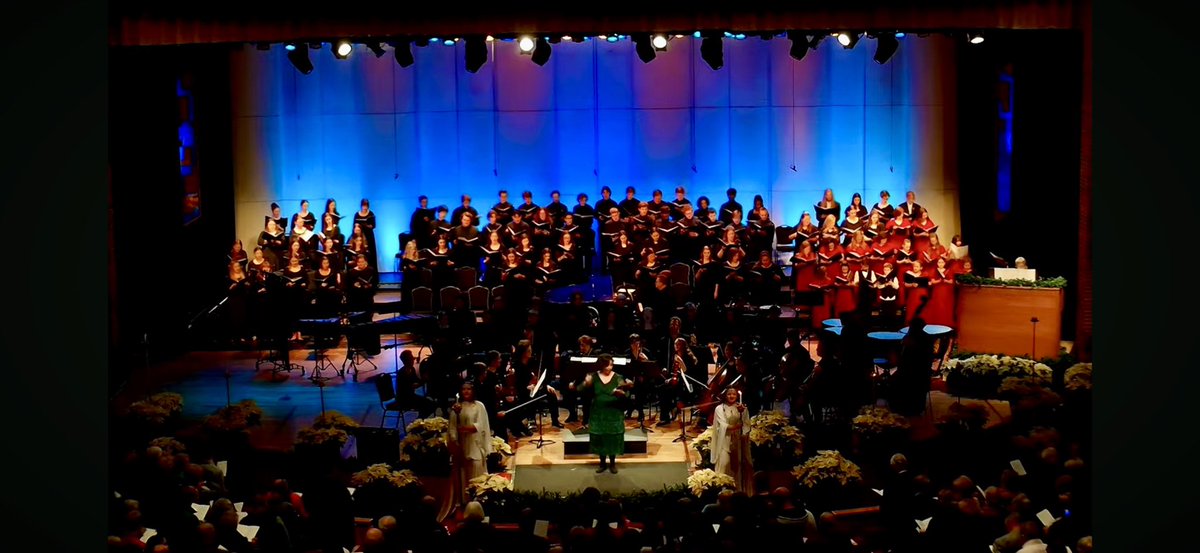MbadeBade's tweet photo. Anderson University Candles &amp; Carols in celebrating 60 years of joy and celebration! Great job to all! 🎶🎄 https://t.co/led9KwKIXy