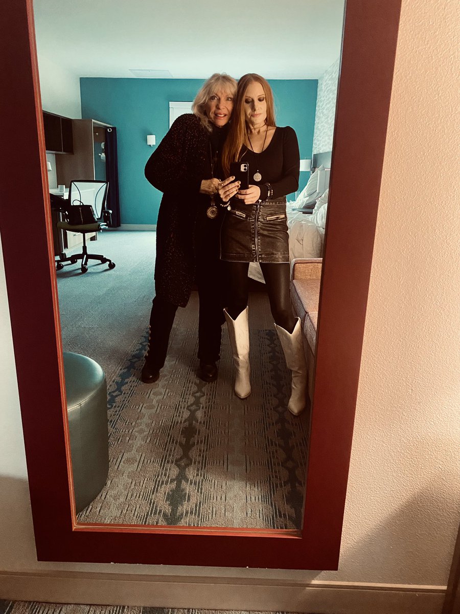 officialnatGG's tweet photo. Day 1 OLDE PARK HOTEL GHOSTS OF CHRISTMAS PAST II on our way to The Haunted Circa 1886 Olde Park Hotel! See you today! Join us! #ghosthuntergirls #paraflixx #paranormalplus #haunted #pattinegri #nataliejones #natalieandpattiadventures @PattiNegri @PARAFlixx @ghosthuntrgirls https://t.co/kpZaxAHfQQ