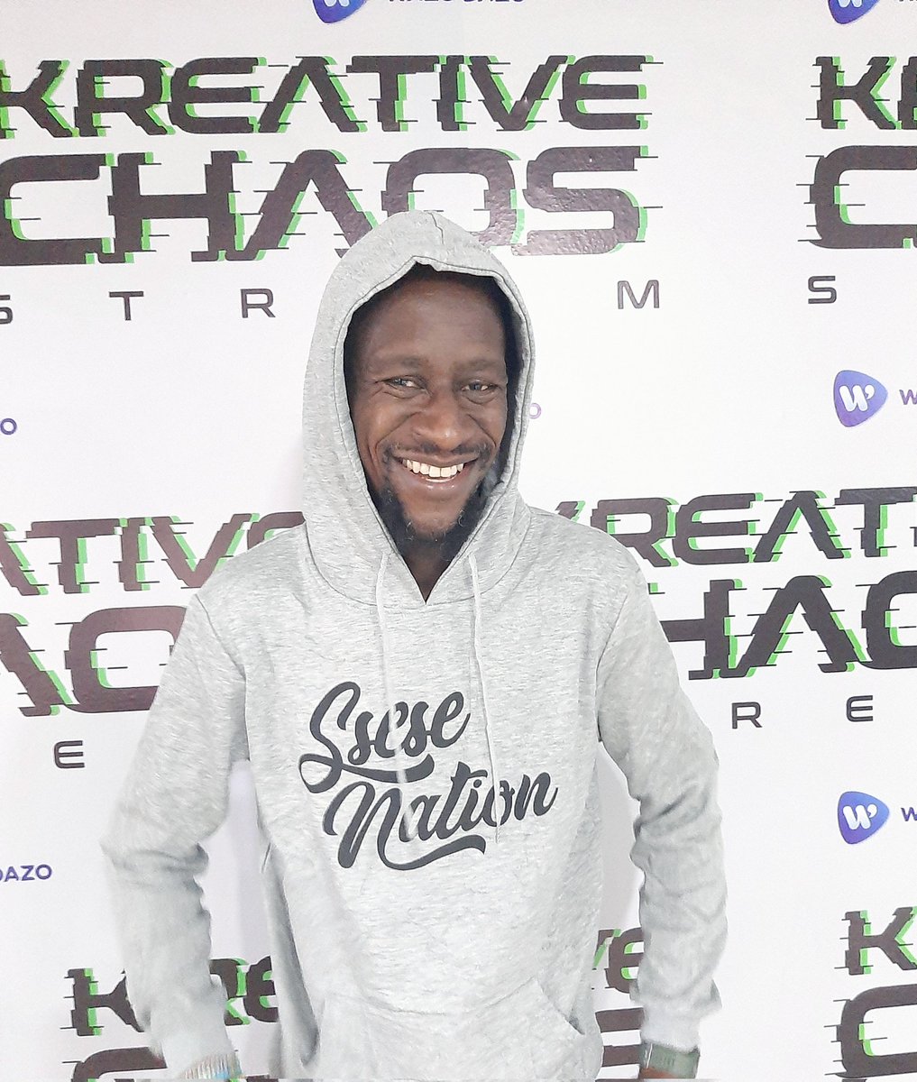 djbushbaby's tweet photo. @SseseNation ka support keeko, oba kabulamu?
#TheMerchandise
#TheGroove
#OldschoolSoiree
#StarterPack
@TapasKla
@Jude_Mugabi
@wazodazo
@SoulEventsAfric https://t.co/SooPUOy12F