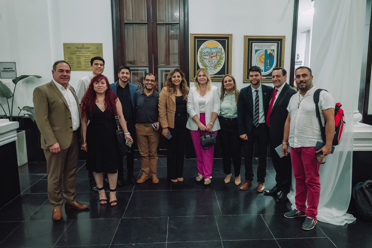 📌 LEY DE MEDIACIÓN 🫱🏽‍🫲🏼
Promovemos con esta ley, la implementación de la mediación como método alternativo para la resolución de conflictos, en el ámbito judicial, pre judicial y extrajudicial, será de gran ayuda para nuestra comunidad comunidad riojana.

🏛️<a href="/LegislaturaLR/">Legislatura La Rioja</a> 
Hilo 🧵