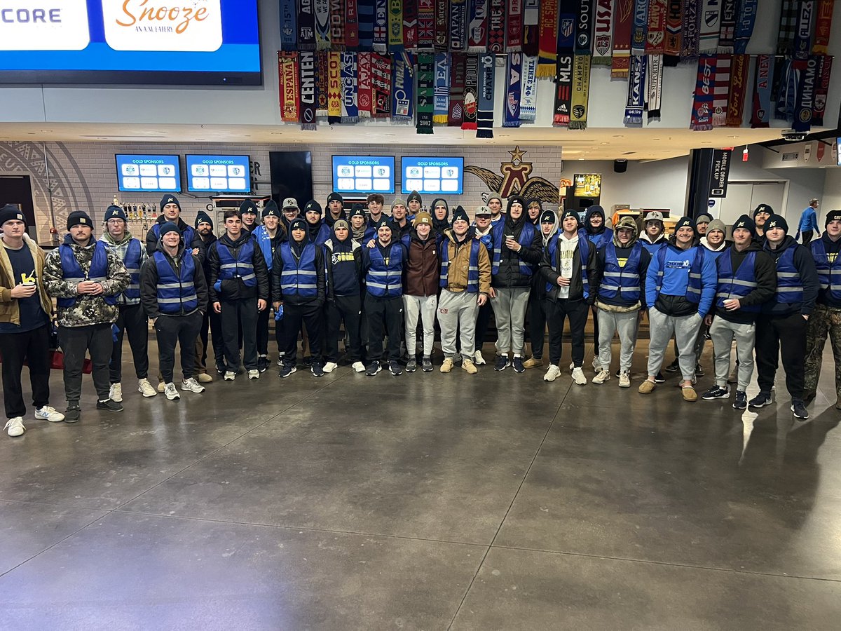 BIG THANKS goes out to this group of guys who spent their Saturday morning volunteering at the Champions Run in honor of Nolan Davidson.  THANK YOU for your efforts 🙏