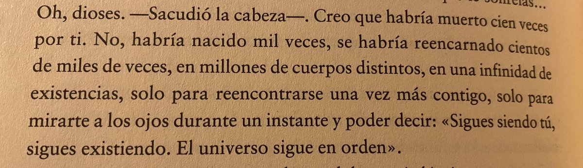 lauribooks's tweet photo. SOS! @VictoriaAlvar99 me ha matado y me ha revivido con este párrafo 😭😭 https://t.co/SZ2qShBfl6