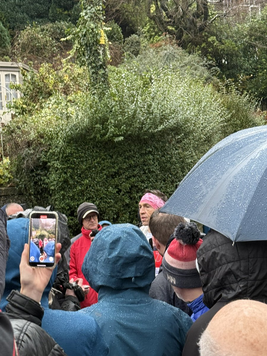 watsnakes's tweet image. Got out my deathbed to welcome an absolute legend home #SirKev