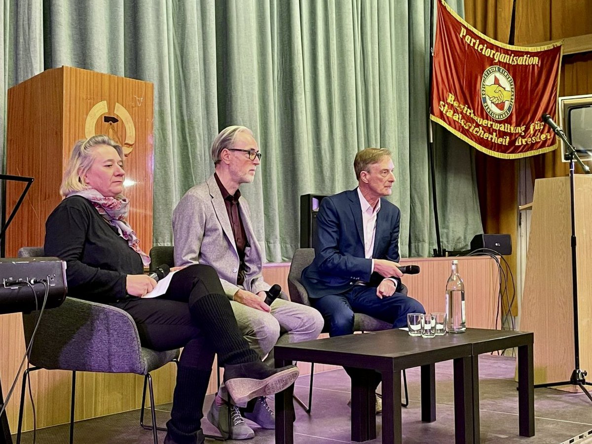 Gesprächsrunde mit Uljana Sieber, Peter Keup und Henry Krause am Abend der Begegnung in der Gedenkstätte. 35 Jahre nach der Besetzung.