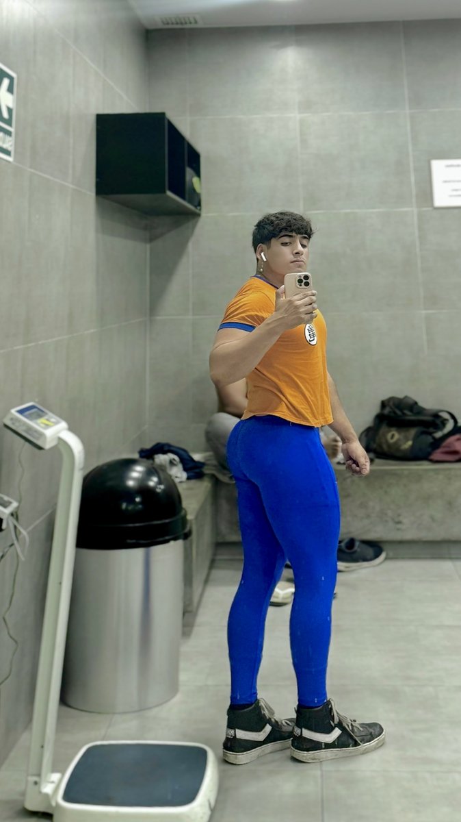 JR_ONCE_'s tweet photo. Entrenando con Amigos / Entrenando solo 
Onlyfans : https://t.co/KCph24tdHv https://t.co/PGsjS7Z2VG
