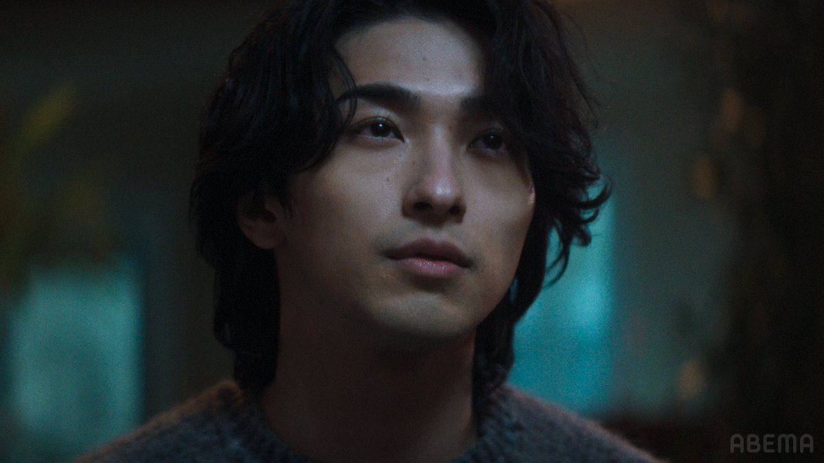 abema_drama's tweet photo. 🦋新 場面写真公開🦋

#横浜流星 が演じる、
若き天才芸術家である #香坂漣 (28歳)は、誰もが近づきたくなる吸引力と、誰にも深入りさせないミステリアスな魅力を併せ持つ"沼男"。

そんな漣の魅力が詰まった場面写真を初公開📸
あなたも彼に"沼る"かも？

「#わかっていても the shapes of love」
12/9(月)よる9時からスタート
無料放送はこちらから▶︎https://t.co/cwGVAwqaoL