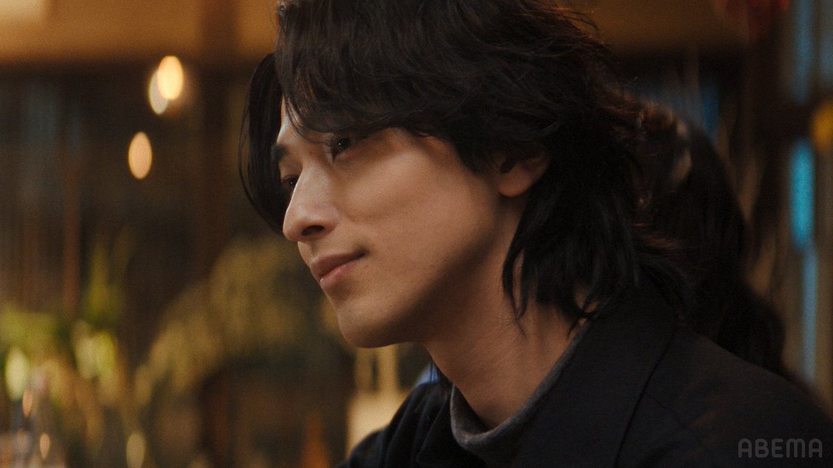 abema_drama's tweet photo. 🦋新 場面写真公開🦋

#横浜流星 が演じる、
若き天才芸術家である #香坂漣 (28歳)は、誰もが近づきたくなる吸引力と、誰にも深入りさせないミステリアスな魅力を併せ持つ"沼男"。

そんな漣の魅力が詰まった場面写真を初公開📸
あなたも彼に"沼る"かも？

「#わかっていても the shapes of love」
12/9(月)よる9時からスタート
無料放送はこちらから▶︎https://t.co/cwGVAwqaoL