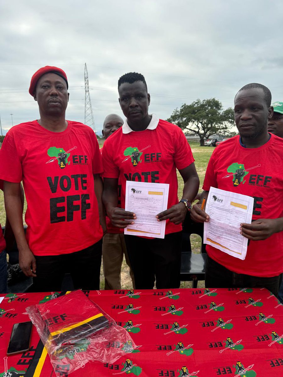MpumalangaEff's tweet photo. ‼️Mass Recruitment‼️
@EFFSouthAfrica in Mpumalanga led by Provincial Chairperson Cmsr @collensedibe welcomed over 50 new members in ward 17 Bushbuckridge as they took up their Membership with the EFF.
#EFFNPA2024 https://t.co/CqXD79IMFJ