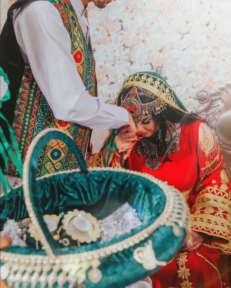 تم" میری" سوچ" ہو" کوئی" تمہیں" سوچے" کیوں"♡".

تم" میری" چاہت" ہو" کوئی" تمہیں" چاہے" کیوں"♡".

تم" میرا" آئینہ" ہو" کوئی" تمہیں" دیکھے" کیوں"♡".

تم" میری" دعا" ہو"" کوئی" تمہیں" مانگے" کیوں"♡".

#دیار_عشق