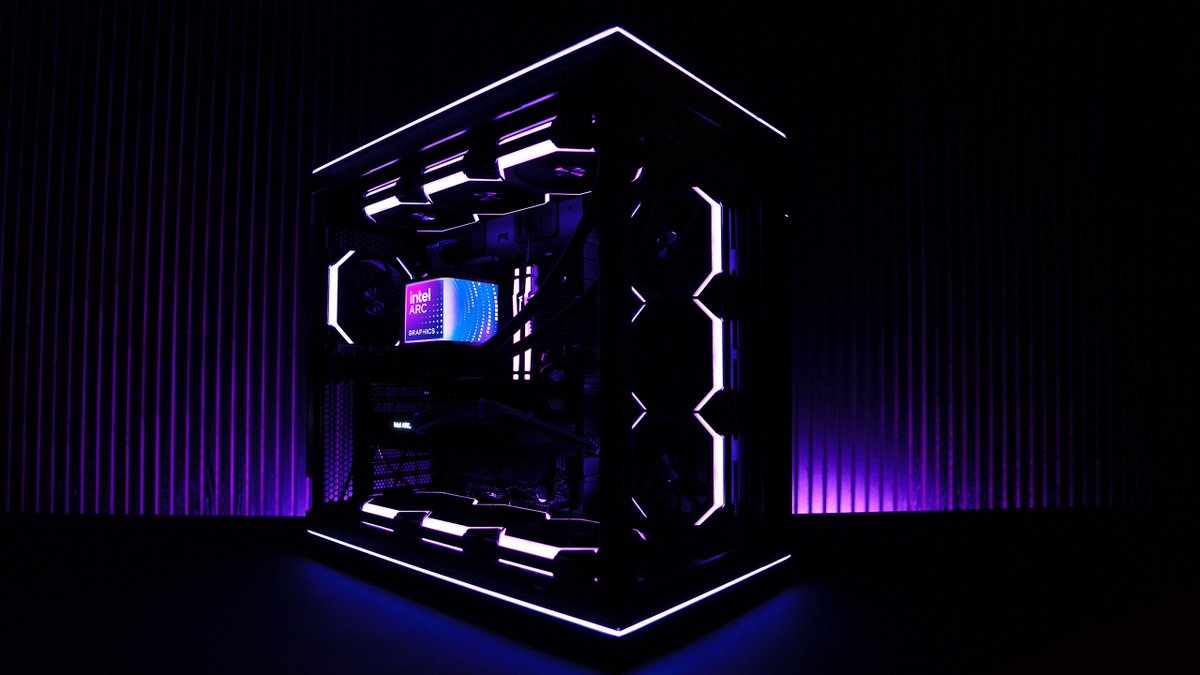 IntelGaming's tweet photo. The #IntelArc B580 Limited Edition GPU has a new home. 🤩

What should we name the build? https://t.co/1LbSc3mp0A