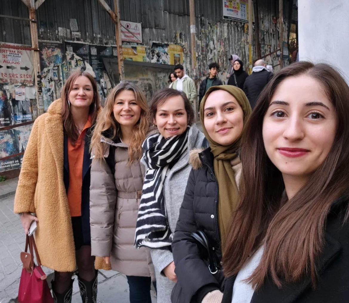 Sabancı Üniversitesi ev sahipliğinde düzenlenen Türkiye'de Cinsiyet Çalışmaları 2.Uluslararası Konferansı Yenilikçi Araştırma Yaklaşımları oturumunda "Sürdürülebilir Kalkınmada Toplumsal Cinsiyet Eşitliği Endeksinin Geliştirilmesi" başlığıyla projemizin ön bulgularını sunduk.