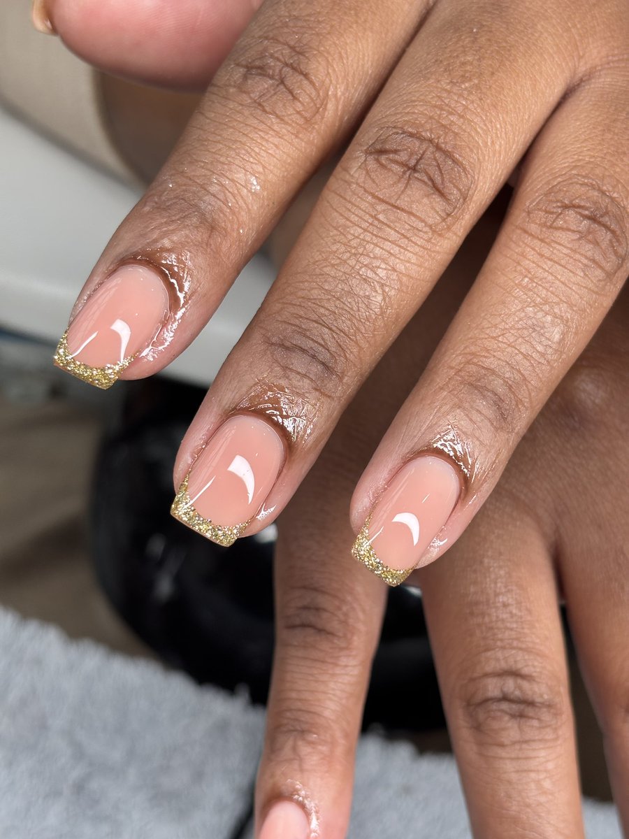 __Nonhle's tweet photo. Make me your Rubber base nail tech in 2025 🫵🏾.

0836384689. Durban Musgrave 

Ps: please ignore the audio, idk how to mute it on this app😂 https://t.co/kzBV0dFWfO