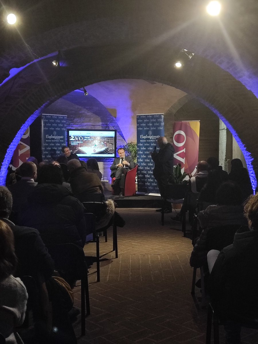 Si è concluso l'incontro con Mauro Magatti, durante il quale è stato presentato il suo nuovo libro Generare Libertà. 

Un'occasione per riflettere su temi cruciali come politica, economia e sviluppo, affrontando sfide e prospettive per il futuro.

#presentazione #sociologia #Evo