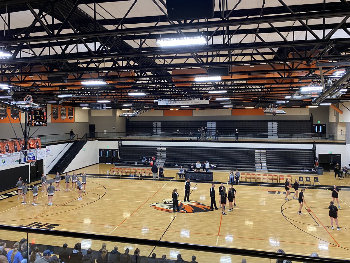 AdamEngel9's tweet photo. Here at Jerome High School for the final day of the Jerry Callen Memorial Girls Basketball Tournament.

Four Magic Valley teams on the schedule today.

Up first: Butte County vs Jerome. 

#IDPreps https://t.co/r6hUFY1cYG