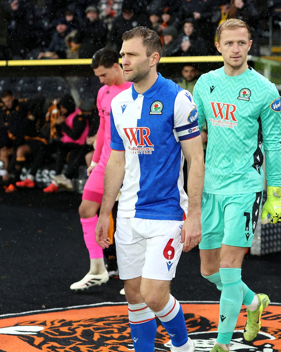 Rovers's tweet photo. 🎶 𝙏𝙧𝙤𝙣𝙨𝙩𝙖𝙙 𝙤𝙡𝙚 𝙤𝙡𝙚 𝙤𝙡𝙚 🎶

©️ A successful first outing as skipper for Sonny 🌞

#HULvROV | #Rovers 🔵⚪️ https://t.co/bnXvwYE1Sg